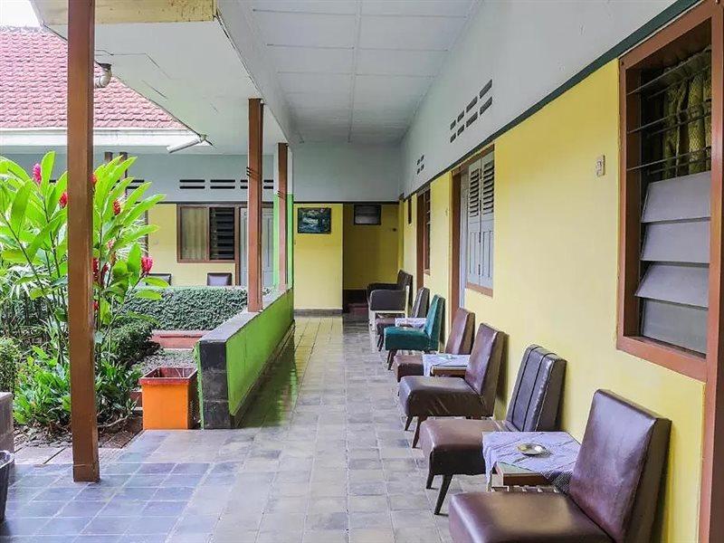 Oyo Life 1708 Hotel Budi Famili 1 Syariah Ciamis Eksteriør billede